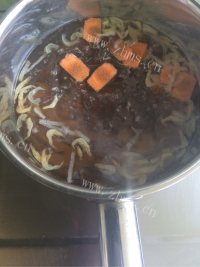 鲜美可口的紫菜蛋花汤做法图解4)