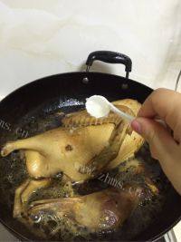 美味的啤酒鸭做法图解7)