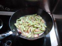 美味的芸豆炒肉做法图解5)