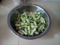 美味的芸豆炒肉做法图解1)
