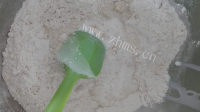 自制芝麻苏打饼干做法图解4)