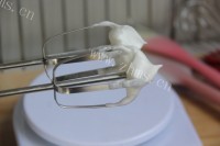 自制花生牛轧糖做法图解2)