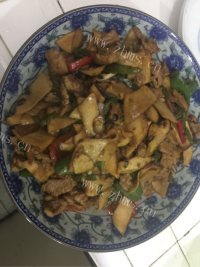 美味的杏鲍菇辣炒肉片做法图解17)