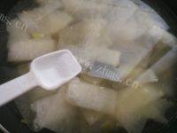 营养丰富的冬瓜虾皮汤做法图解7)