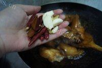 简单版花生炖猪蹄做法图解7)