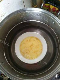 美味的虾仁鸡蛋羹做法图解4)
