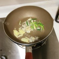 美味的爆炒花甲做法图解3)