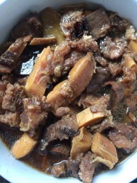 家常菜焖牛腩