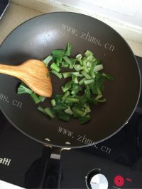 美味青菜肉丝蛋丝年糕做法图解4)
