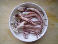 美味的鱿鱼披萨做法图解2)