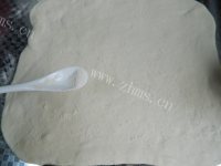 自制芝麻酱花卷做法图解5)