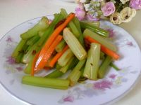 美味的凉拌芹菜
