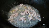 家常菜小白菜炒肉做法图解3)