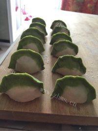 美味的翡翠饺子做法图解8)