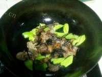 家常菜小炒木耳做法图解4)