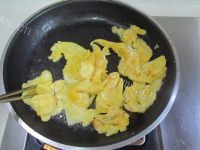 家常菜鸡蛋炒丝瓜做法图解4)