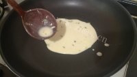 美味的鸡蛋香葱莜面饼做法图解6)