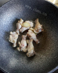 美味的红烧鸡翅根做法图解4)