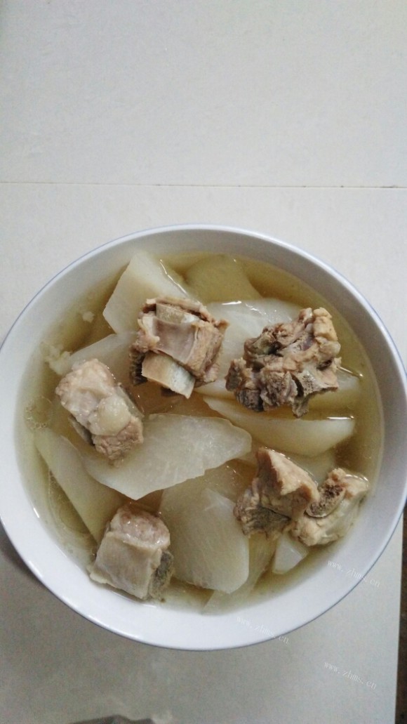 滋补的萝卜排骨汤