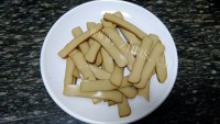 简单的凉拌鸡蛋干做法图解2)