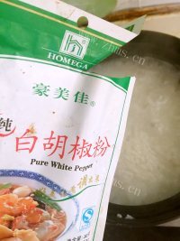热腾腾的皮蛋瘦肉粥做法图解9)