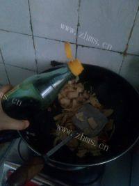好吃的鲜笋炒肉做法图解8)
