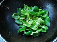 家常菜辣椒炒豆腐做法图解8)