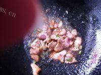 家常菜杂蔬炒肉做法图解4)
