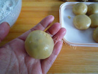 自制广式五仁月饼做法图解12)