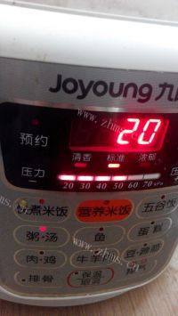 美味早餐排骨粥做法图解4)
