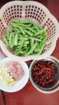 美味干煸四季豆做法图解1)