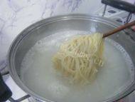 自制家常冷面做法图解6)