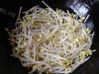 鲜甜素炒黄豆芽做法图解3)