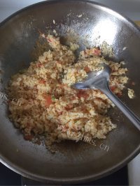 美味的西红柿黄金蛋炒饭做法图解8)