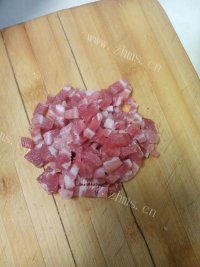 可口的皮蛋瘦肉粥做法图解2)