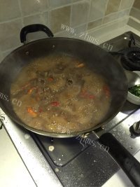 水煮牛肉做法图解5)