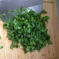简单的粉蒸芹菜叶做法图解2)