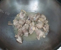 美味彩蔬奶炖鸡腿肉做法图解8)