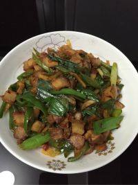 家常菜尖椒炒五花肉