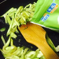 喷香的炒茄子做法图解7)