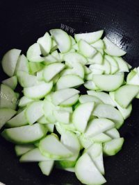 家常菜清炒蒲瓜做法图解3)