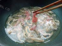 家常菜平菇肉片汤做法图解6)