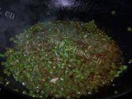 美味的豇豆打卤面做法图解5)