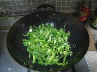 「DIY美食」青椒炒鸡蛋做法图解6)