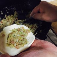 美味的白菜肉包做法图解12)