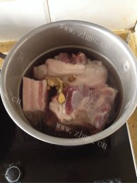 凉拌肘子做法图解2)