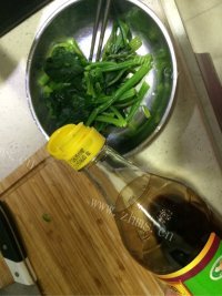 唇齿留香的凉拌菠菜做法图解4)