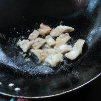 家常菜豆腐煮鱼做法图解4)