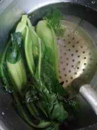 美味的青菜牛肉面做法图解3)