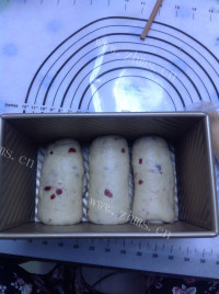 好吃的蔓越莓淡奶油方吐司做法图解5)